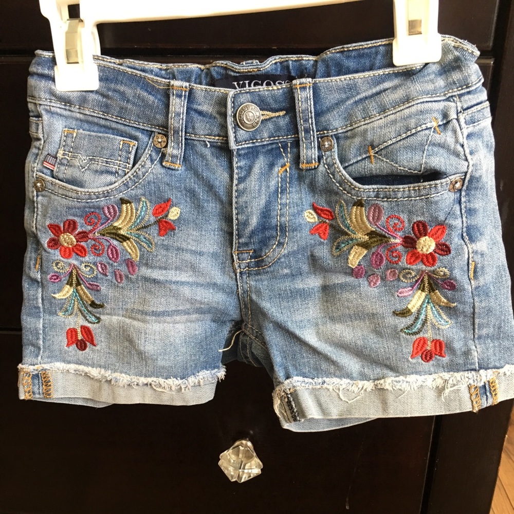 Girl’s VIGOSS Flower Appliqué Sz 7 Jean Shorts